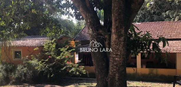 Fazenda / Sítio / Chácara com 3 Quartos à venda, 140m² no Pousada das Rosas, São Joaquim de Bicas