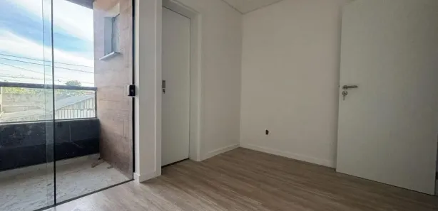 Sobrado com 2 Quartos à venda, 66m² no Ulysses Guimarães, Joinville
