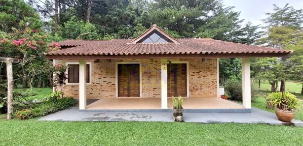 Fazenda / Sítio / Chácara com 3 Quartos à venda, 200m² no Jardim Paulista, Campina Grande do Sul