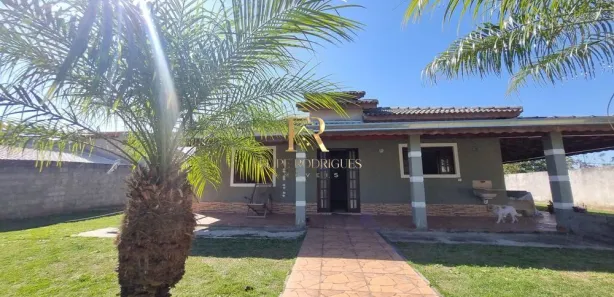 Fazenda / Sítio / Chácara com 2 Quartos à venda, 223m² no Centro, Guararema