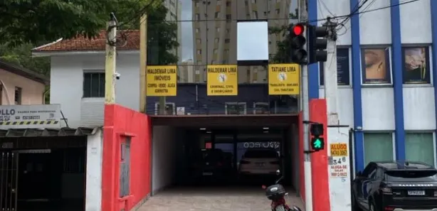 Prédio Inteiro para alugar, 130m² no Parque Santos Dumont, Taboão da Serra