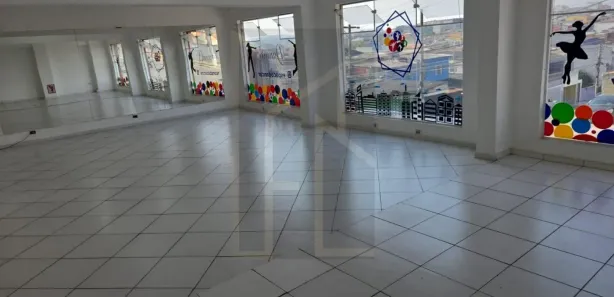 Conjunto Comercial / Sala para alugar, 135m² no Vila Monte Belo, Itaquaquecetuba