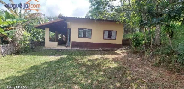 Fazenda / Sítio / Chácara com 3 Quartos para alugar, 110m² no Chácara Itamarati, Caçapava