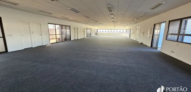 Prédio Inteiro com 9 Quartos para venda ou aluguel, 4294m² no Centro, Bauru