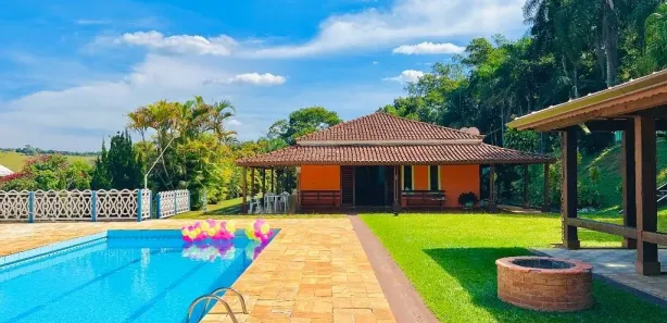 Fazenda / Sítio / Chácara com 4 Quartos para venda ou aluguel, 500m² no Vale dos Pinheiros, Atibaia
