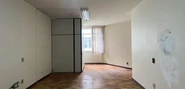 Conjunto Comercial / Sala à venda, 41m² no Centro, Juiz de Fora