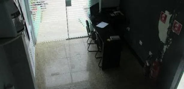 Conjunto Comercial / Sala para alugar, 1000m² no Parque Nova Jandira, Jandira