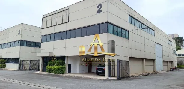 Galpão / Depósito / Armazém para alugar, 900m² no Quitaúna, Osasco