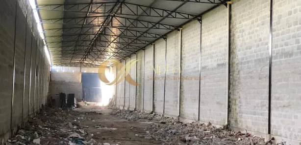 Galpão / Depósito / Armazém para alugar, 1000m² no Jardim Esperança, Cabo Frio