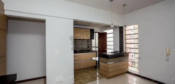 Apartamento com 2 Quartos para alugar, 52m² no Centro, Curitiba