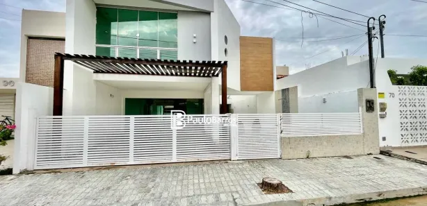 Casa de Condomínio com 3 Quartos para venda ou aluguel, 190m² no Cidade Universitária, Petrolina
