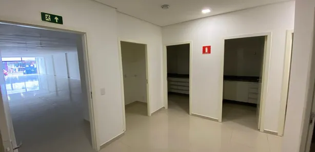Loja / Salão / Ponto Comercial para alugar, 209m² no Centro, Cascavel