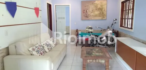 Fazenda / Sítio / Chácara com 2 Quartos à venda, 230m² no Mantiquira, Duque de Caxias