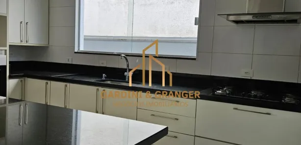 Sobrado com 4 Quartos para alugar, 215m² no Cidade Parquelandia, Mogi das Cruzes