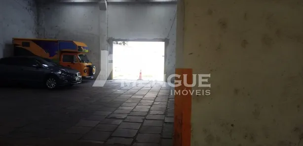 Galpão / Depósito / Armazém à venda, 1200m² no Vila Ipiranga, Porto Alegre