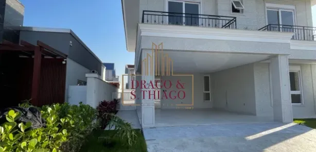 Casa de Condomínio com 5 Quartos para alugar, 240m² no Santa Regina, Camboriú