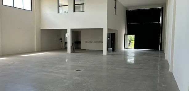 Galpão / Depósito / Armazém para venda ou aluguel, 367m² no Parque das Quaresmeiras, Campinas