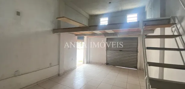Loja / Salão / Ponto Comercial com 1 Quarto para alugar, 40m² no Aterrado, Volta Redonda
