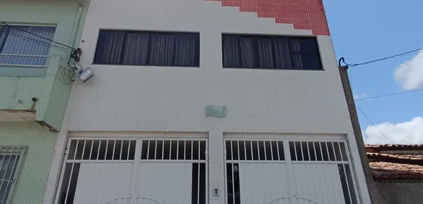 Sobrado com 4 Quartos à venda, 234m² no Jardim Acácia, Feira de Santana
