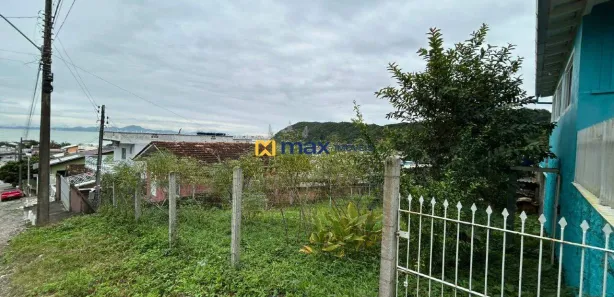 Terreno / Lote / Condomínio à venda, 300m² no Gravatá, Penha