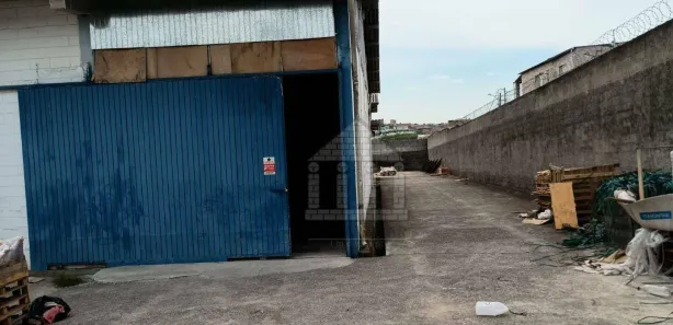 Galpão / Depósito / Armazém para venda ou aluguel, 1000m² no Jardim do Édem, Itapecerica da Serra