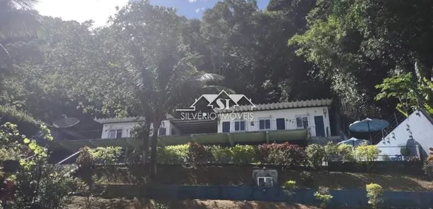 Fazenda / Sítio / Chácara com 7 Quartos à venda, 180m² no Parque Duque, Duque de Caxias