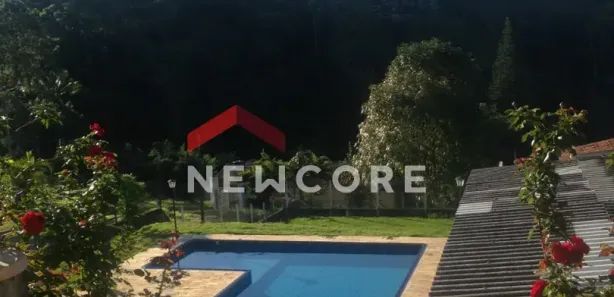 Fazenda / Sítio / Chácara com 4 Quartos à venda, 3000m² no Vila Caputera, Mogi das Cruzes