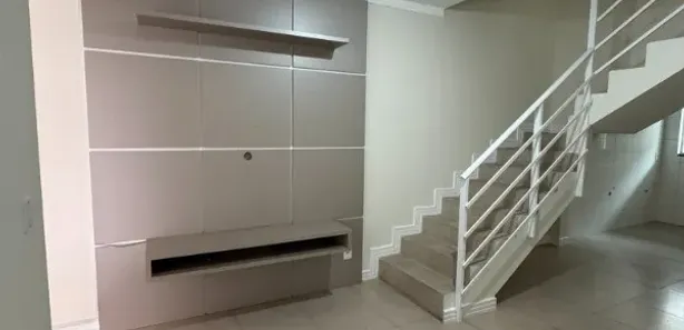 Sobrado com 2 Quartos para alugar, 64m² no Centro, Camboriú