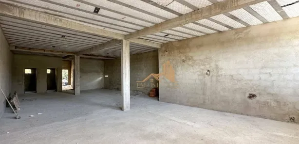 Loja / Salão / Ponto Comercial à venda, 145m² no Porto da Aldeia, São Pedro da Aldeia
