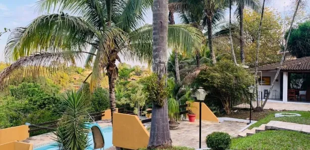 Fazenda / Sítio / Chácara com 4 Quartos para alugar, 410m² no Condomínio Lagoinha, Jacareí