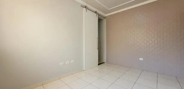 Casa com 3 Quartos para alugar, 100m² no Jardim Licce, Maringá