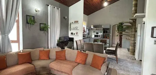 Fazenda / Sítio / Chácara com 3 Quartos à venda, 160m² no Chácara Maracajás, Salto
