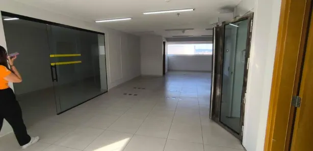Conjunto Comercial / Sala para alugar, 52m² no Marapé, Santos