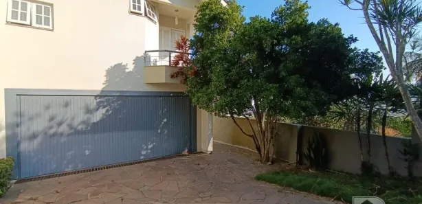 Casa com 4 Quartos para alugar, 371m² no Mina Brasil, Criciúma