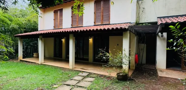Casa de Condomínio com 3 Quartos para venda ou aluguel, 300m² no Chácara do Refúgio, Carapicuíba