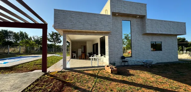 Casa de Condomínio com 3 Quartos à venda, 150m² no Centro, Aragoiânia