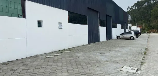 Galpão / Depósito / Armazém para alugar, 400m² no Rio Pequeno, Camboriú