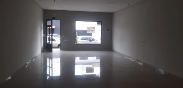 Conjunto Comercial / Sala para alugar, 56m² no Centro, Arapongas