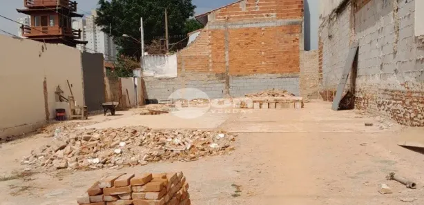 Terreno / Lote / Condomínio à venda, 250m² no Piraporinha, Diadema