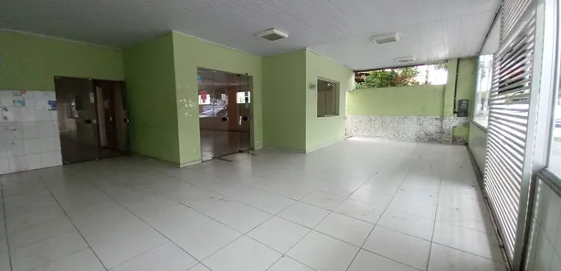 Loja / Salão / Ponto Comercial para alugar, 300m² no São João, Feira de Santana