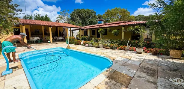 Fazenda / Sítio / Chácara com 3 Quartos à venda, 190m² no , Aquiraz