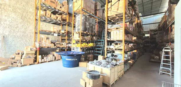 Galpão / Depósito / Armazém para alugar, 200m² no Novo Aleixo, Manaus