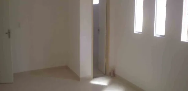 Loja / Salão / Ponto Comercial para alugar, 28m² no Arembepe (Abrantes), Camaçari