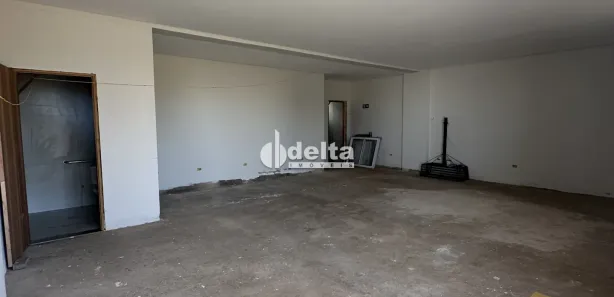 Loja / Salão / Ponto Comercial à venda, 74m² no Novo Mundo, Uberlândia