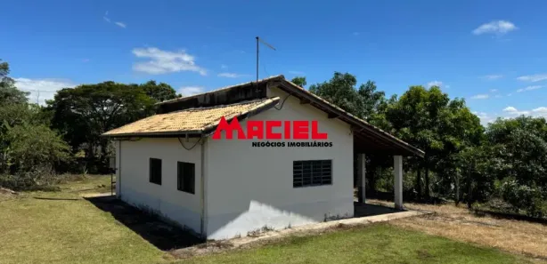 Fazenda / Sítio / Chácara com 3 Quartos à venda, 237m² no Chácara Marambaia, Caçapava