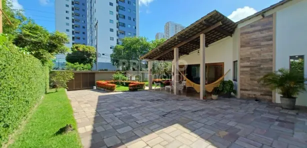Casa com 3 Quartos à venda, 226m² no Caxangá, Recife