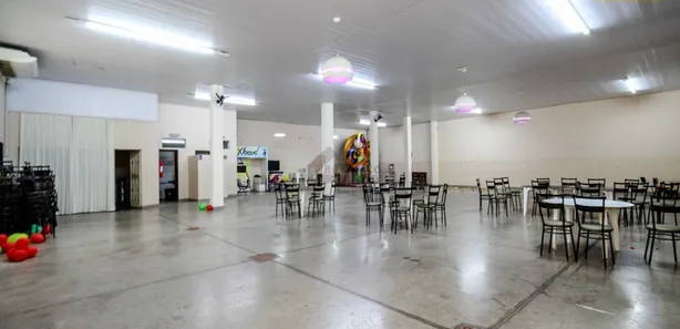 Galpão / Depósito / Armazém à venda, 582m² no Manoel Valinhas, Divinópolis