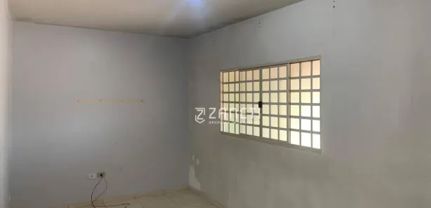 Casa com 2 Quartos para alugar, 70m² no Jardim Barcelona, Londrina
