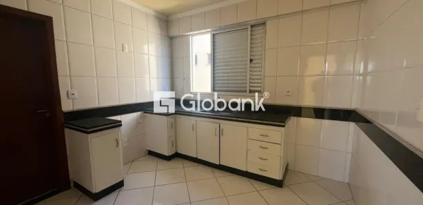Apartamento com 3 Quartos para venda ou aluguel, 100m² no São José, Montes Claros