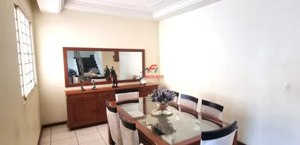 Casa de Condomínio com 3 Quartos à venda, 250m² no Zona 08, Maringá